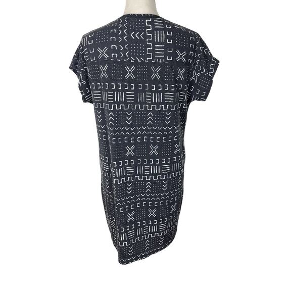 Title Nine Mudcloth Print Hiolani T-Shirt Dress Black Pockets Size Small - Picture 3 of 6
